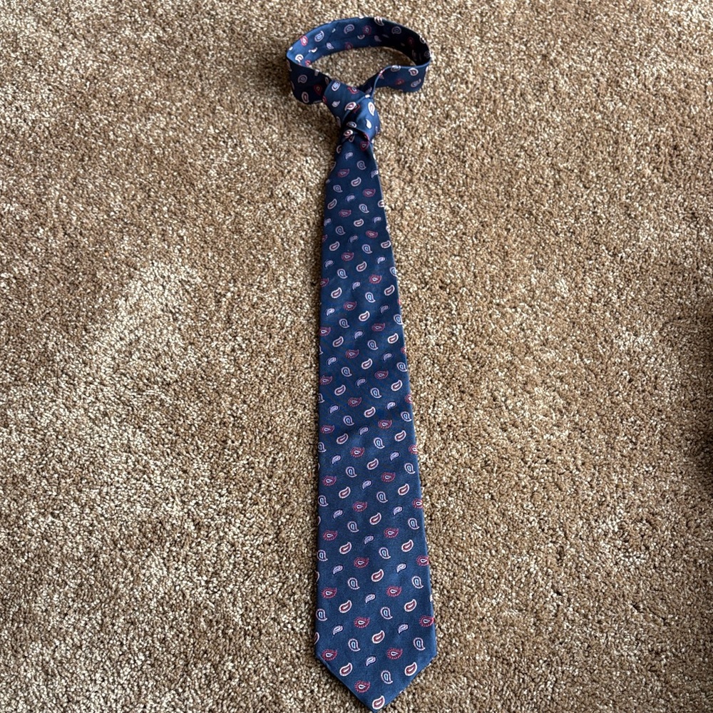 NWT Brooks Brothers Silk Paisley Tie